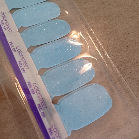 Color Street Nail Polish Strips - Fluid Motion - Picture 3 of 6